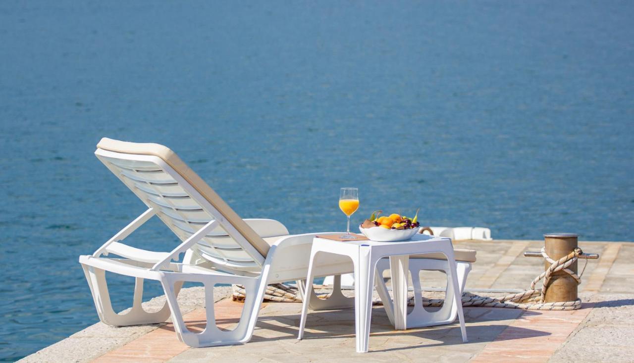 Apart hotel Samardzic Tivat Buitenkant foto